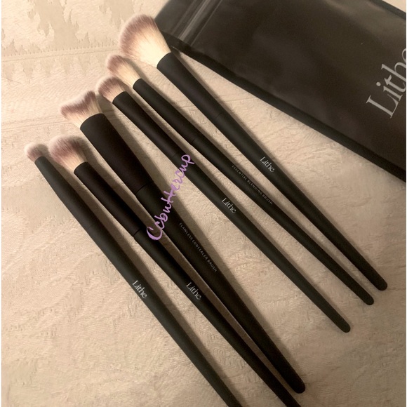 Lithe Beauty Everyday Essentials Brush Set BNIP - Picture 15 of 15